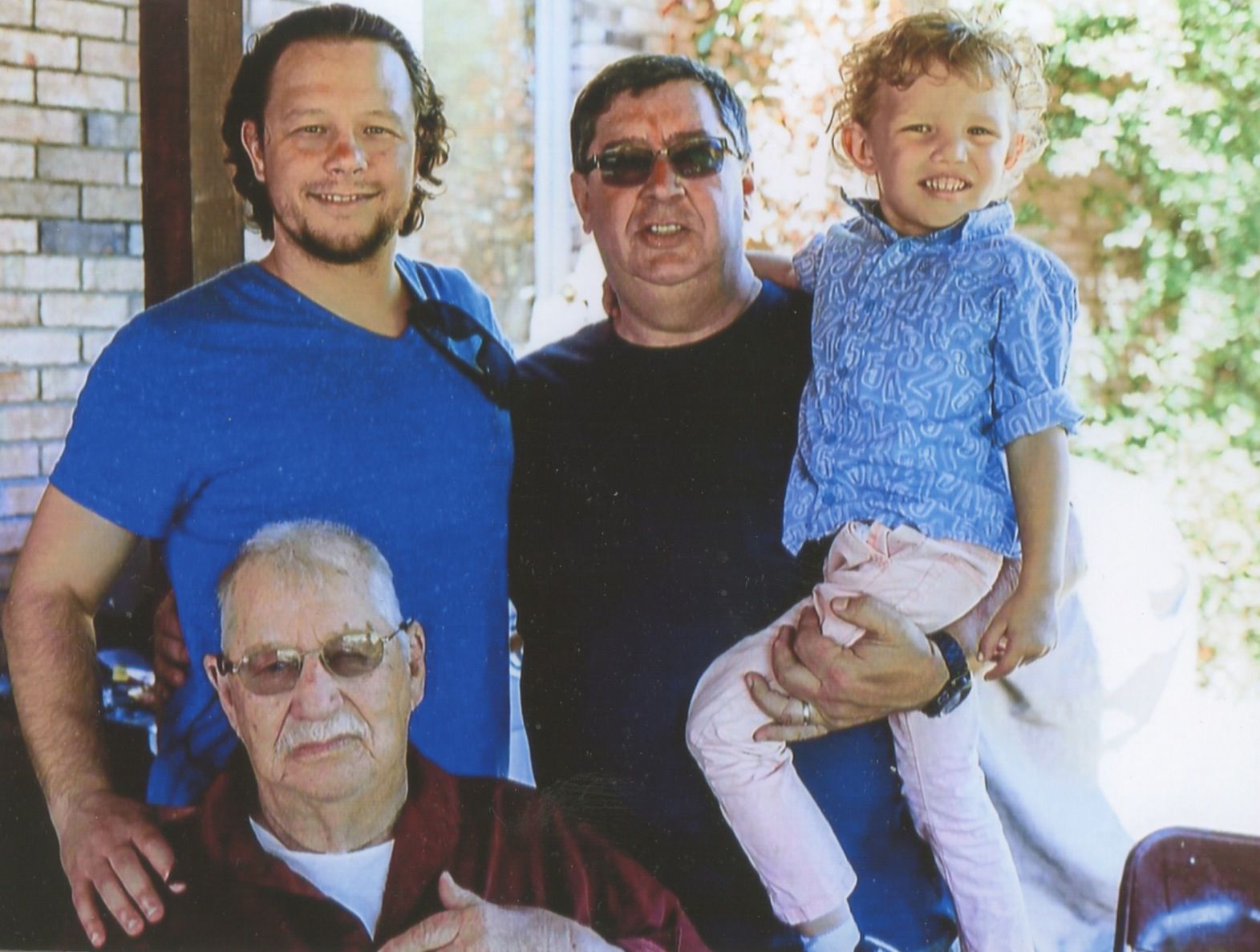 Four generations of Smiths